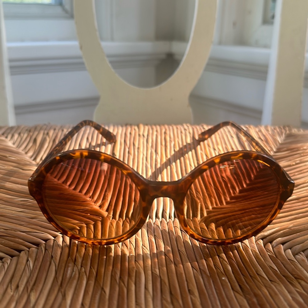 Betsey Johnson sunglasses tortoise shell style